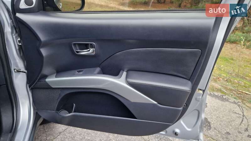 Внедорожник / Кроссовер Mitsubishi Outlander 2007 в Кременчуге