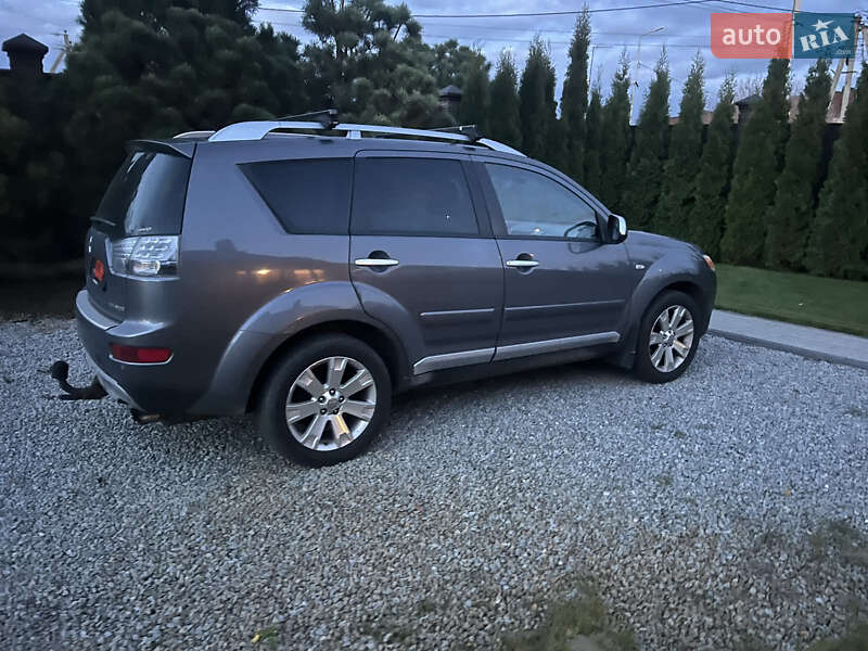 Внедорожник / Кроссовер Mitsubishi Outlander 2008 в Кременце