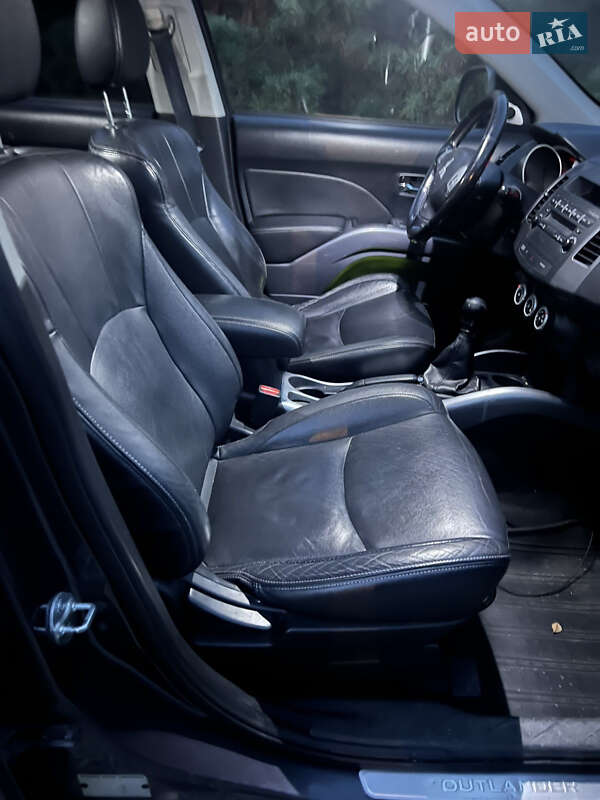 Внедорожник / Кроссовер Mitsubishi Outlander 2008 в Кременце