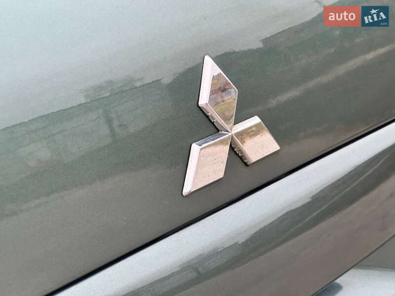 Позашляховик / Кросовер Mitsubishi Outlander 2006 в Охтирці