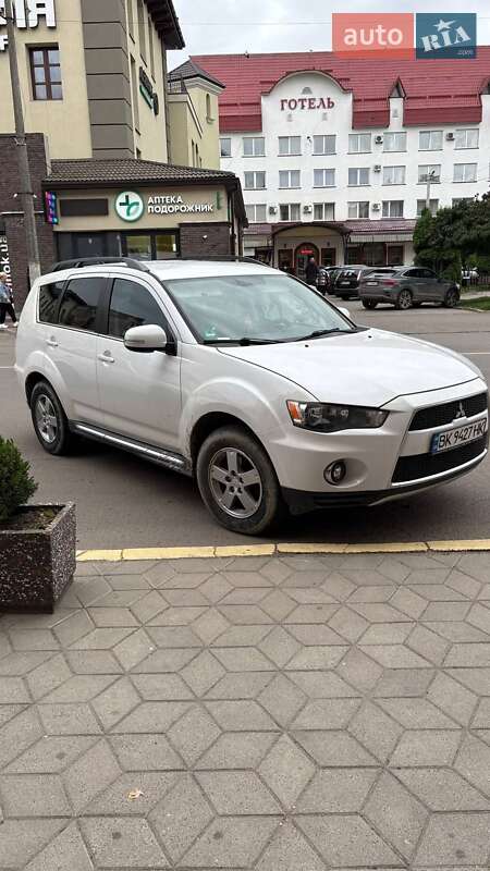 Позашляховик / Кросовер Mitsubishi Outlander 2011 в Козині фото 5 Позашляховик / Кросовер Mitsubishi Outlander 2011 в Козині