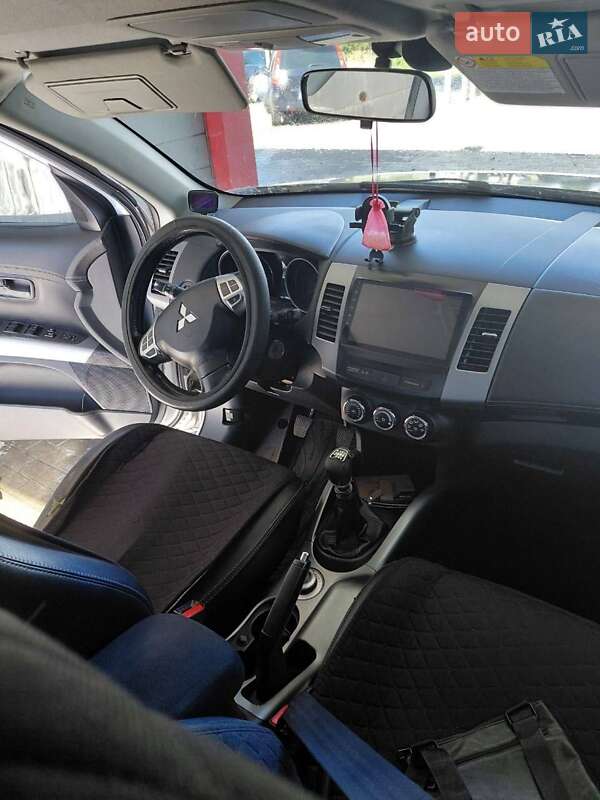 Позашляховик / Кросовер Mitsubishi Outlander 2011 в Козині фото 10 Позашляховик / Кросовер Mitsubishi Outlander 2011 в Козині