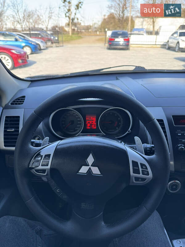 Позашляховик / Кросовер Mitsubishi Outlander 2008 в Чернівцях фото 8 Позашляховик / Кросовер Mitsubishi Outlander 2008 в Чернівцях