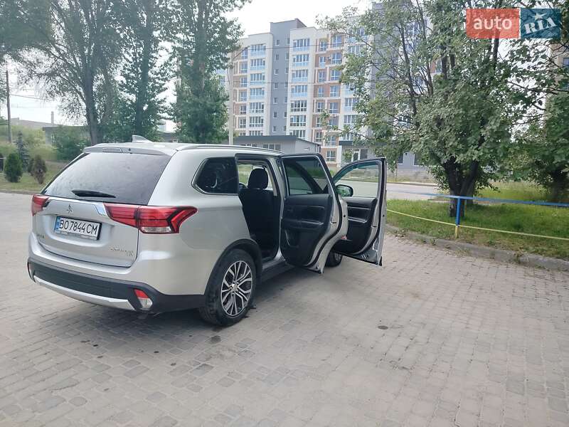 Позашляховик / Кросовер Mitsubishi Outlander 2018 в Тернополі фото 13 Позашляховик / Кросовер Mitsubishi Outlander 2018 в Тернополі
