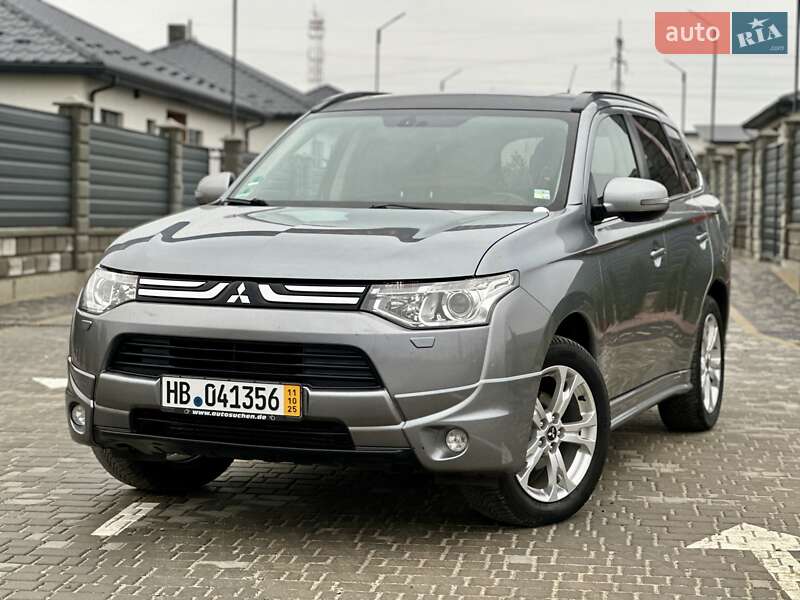 Внедорожник / Кроссовер Mitsubishi Outlander 2013 в Вараше фото 17 Внедорожник / Кроссовер Mitsubishi Outlander 2013 в Вараше