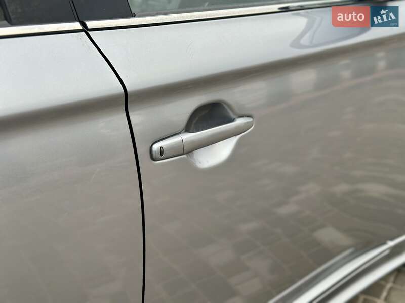 Внедорожник / Кроссовер Mitsubishi Outlander 2013 в Вараше фото 63 Внедорожник / Кроссовер Mitsubishi Outlander 2013 в Вараше