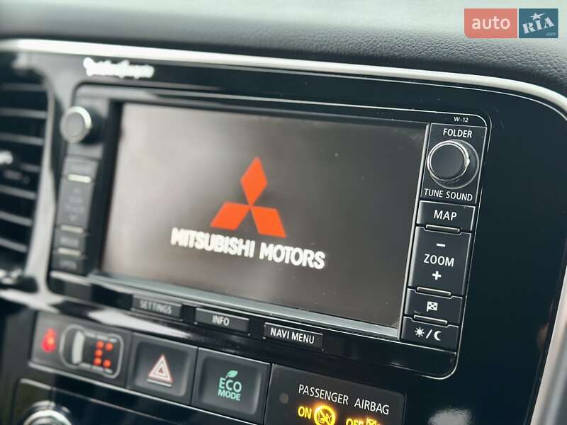 Внедорожник / Кроссовер Mitsubishi Outlander 2013 в Вараше фото 42 Внедорожник / Кроссовер Mitsubishi Outlander 2013 в Вараше