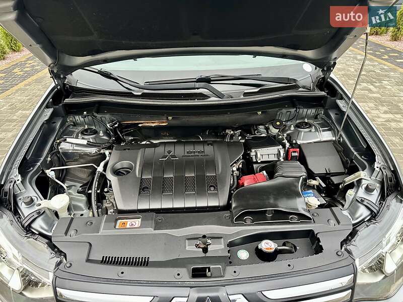 Внедорожник / Кроссовер Mitsubishi Outlander 2013 в Вараше фото 68 Внедорожник / Кроссовер Mitsubishi Outlander 2013 в Вараше
