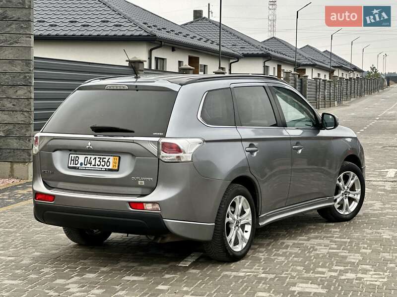 Внедорожник / Кроссовер Mitsubishi Outlander 2013 в Вараше фото 14 Внедорожник / Кроссовер Mitsubishi Outlander 2013 в Вараше