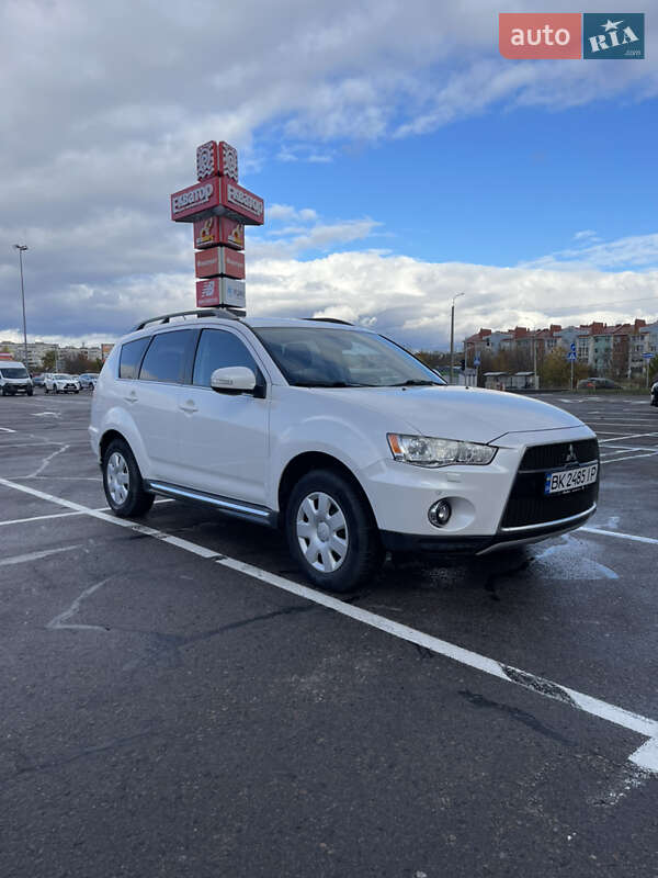 Позашляховик / Кросовер Mitsubishi Outlander 2010 в Рівному фото 3 Позашляховик / Кросовер Mitsubishi Outlander 2010 в Рівному