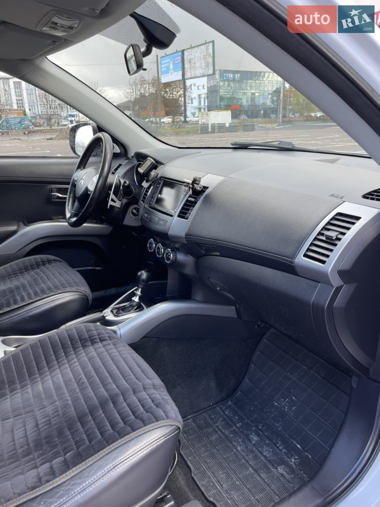 2010 Mitsubishi Outlander - мініатюра 28