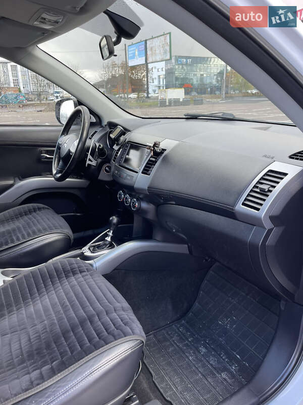 Позашляховик / Кросовер Mitsubishi Outlander 2010 в Рівному фото 28 Позашляховик / Кросовер Mitsubishi Outlander 2010 в Рівному