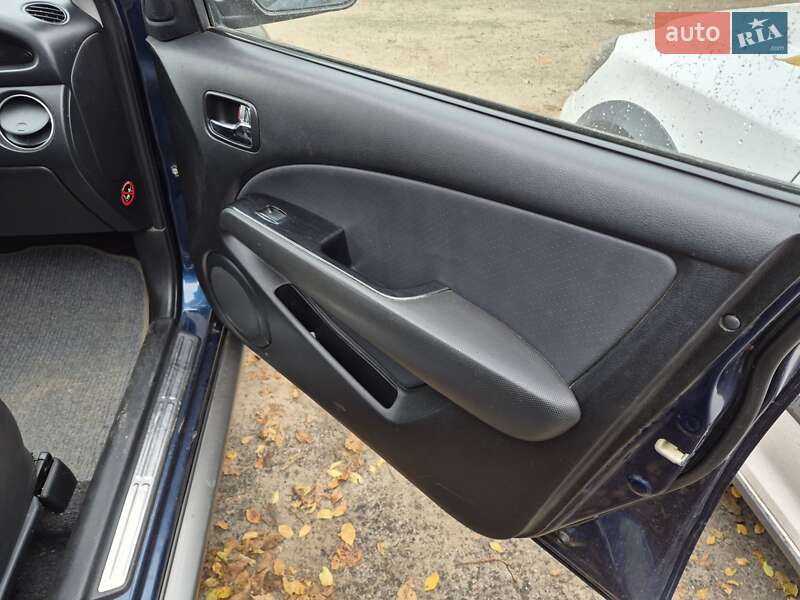 Позашляховик / Кросовер Mitsubishi Outlander 2003 в Миколаєві фото 17 Позашляховик / Кросовер Mitsubishi Outlander 2003 в Миколаєві