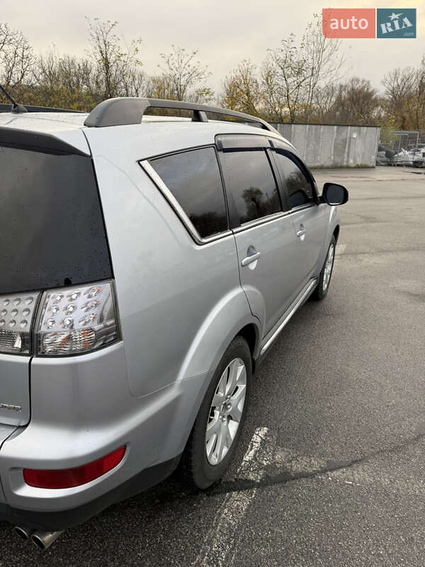 Внедорожник / Кроссовер Mitsubishi Outlander 2012 в Черновцах фото 7 Внедорожник / Кроссовер Mitsubishi Outlander 2012 в Черновцах