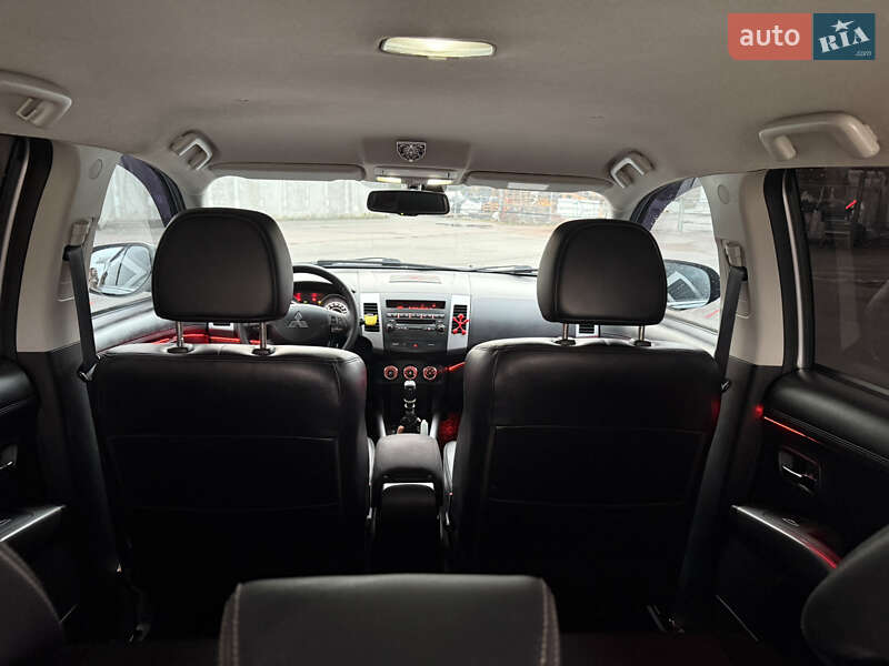Внедорожник / Кроссовер Mitsubishi Outlander 2012 в Черновцах фото 10 Внедорожник / Кроссовер Mitsubishi Outlander 2012 в Черновцах