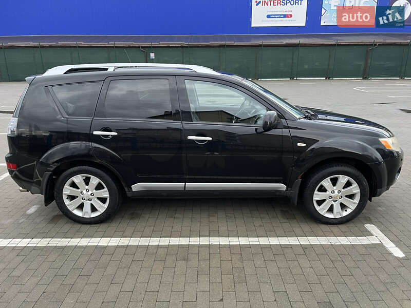 Внедорожник / Кроссовер Mitsubishi Outlander 2008 в Долине