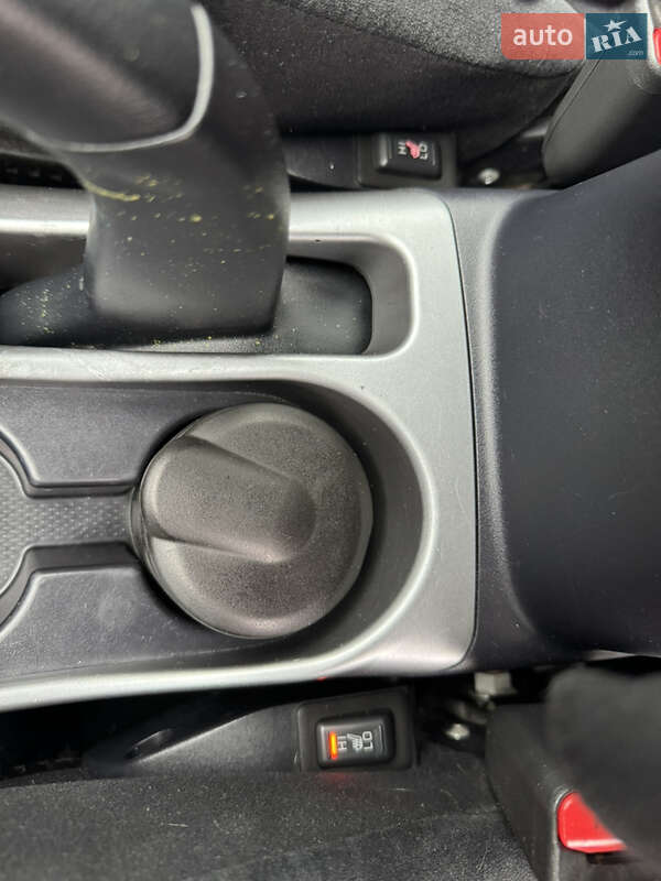 Позашляховик / Кросовер Mitsubishi Outlander 2012 в Києві