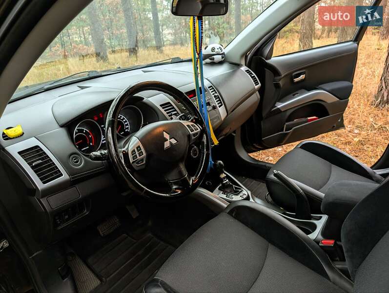 Внедорожник / Кроссовер Mitsubishi Outlander 2010 в Львове фото 8 Внедорожник / Кроссовер Mitsubishi Outlander 2010 в Львове