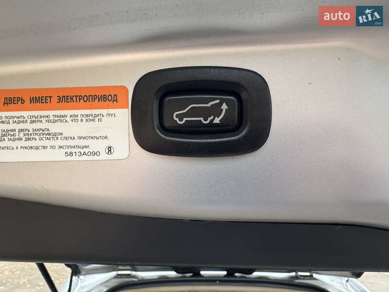 Позашляховик / Кросовер Mitsubishi Outlander 2013 в Києві