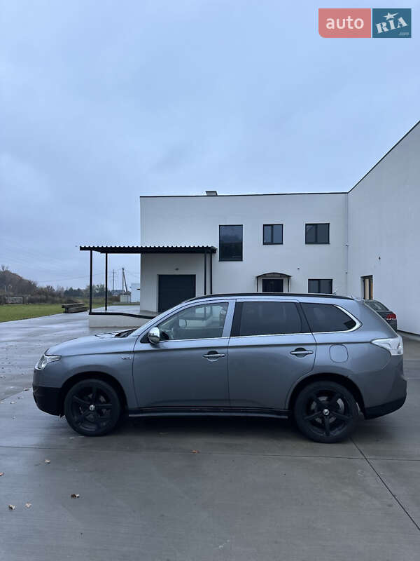 Позашляховик / Кросовер Mitsubishi Outlander 2013 в Луцьку