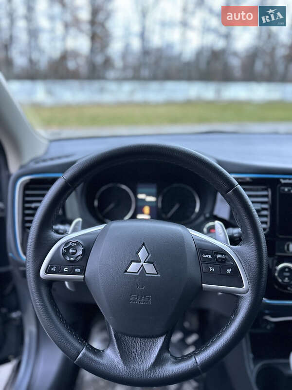 Позашляховик / Кросовер Mitsubishi Outlander 2013 в Луцьку