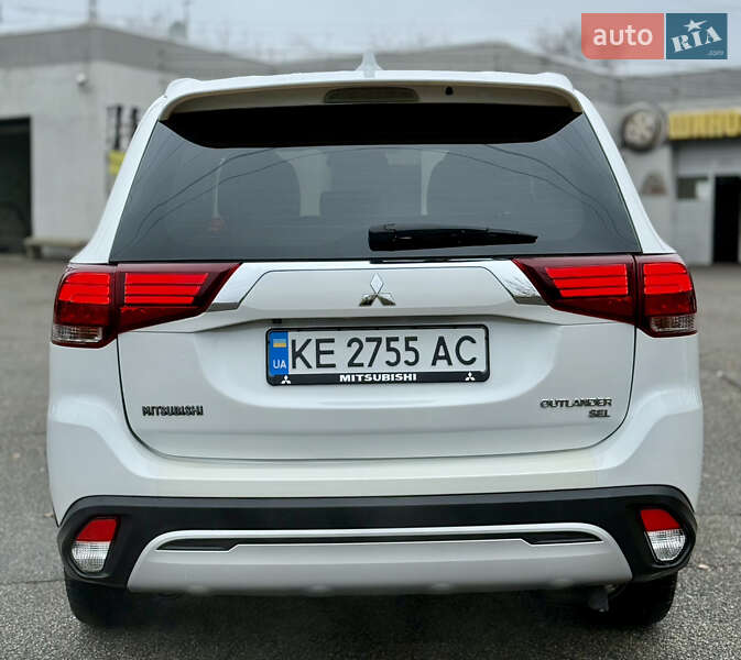 Позашляховик / Кросовер Mitsubishi Outlander 2019 в Запоріжжі
