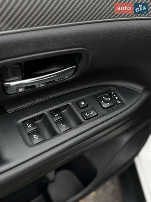 Позашляховик / Кросовер Mitsubishi Outlander 2019 в Запоріжжі