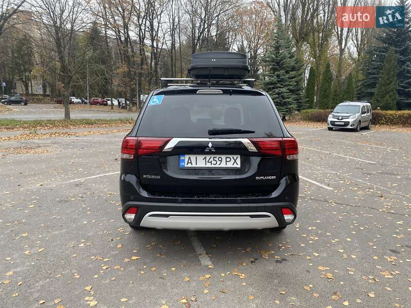 Внедорожник / Кроссовер Mitsubishi Outlander 2016 в Виннице
