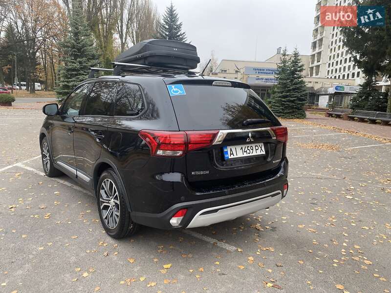 Внедорожник / Кроссовер Mitsubishi Outlander 2016 в Виннице