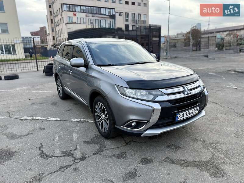 Внедорожник / Кроссовер Mitsubishi Outlander 2020 в Киеве