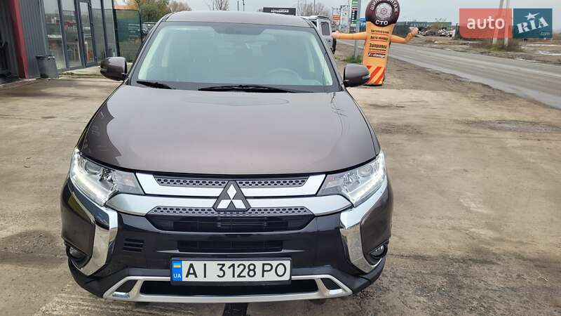 Внедорожник / Кроссовер Mitsubishi Outlander 2021 в Киеве фото 32 Внедорожник / Кроссовер Mitsubishi Outlander 2021 в Киеве