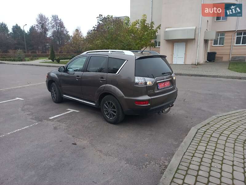 Позашляховик / Кросовер Mitsubishi Outlander 2010 в Луцьку фото 4 Позашляховик / Кросовер Mitsubishi Outlander 2010 в Луцьку