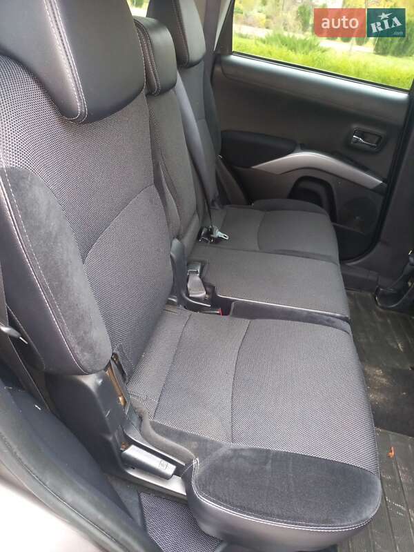 Позашляховик / Кросовер Mitsubishi Outlander 2010 в Луцьку фото 16 Позашляховик / Кросовер Mitsubishi Outlander 2010 в Луцьку