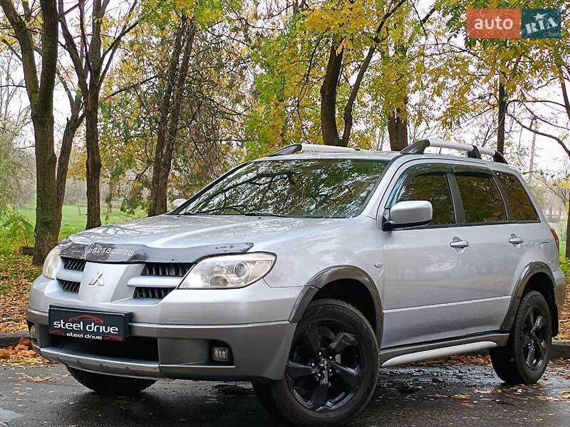 Внедорожник / Кроссовер Mitsubishi Outlander 2005 в Николаеве