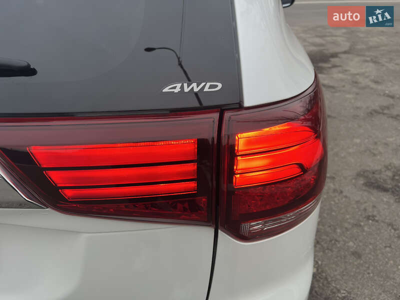 Позашляховик / Кросовер Mitsubishi Outlander 2020 в Києві