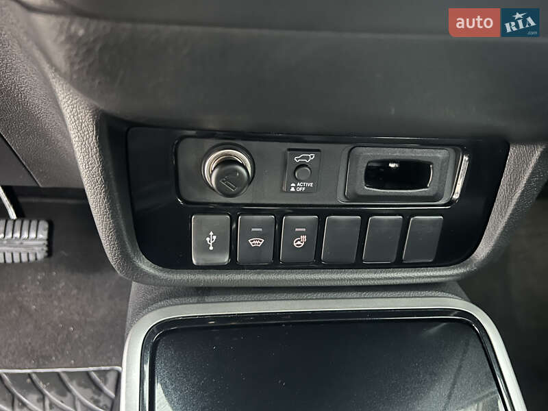 Позашляховик / Кросовер Mitsubishi Outlander 2020 в Києві