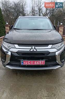 Внедорожник / Кроссовер Mitsubishi Outlander 2018 в Львове