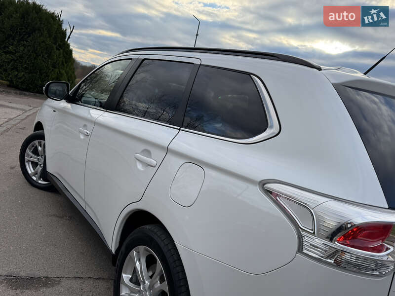 Внедорожник / Кроссовер Mitsubishi Outlander 2014 в Трускавце