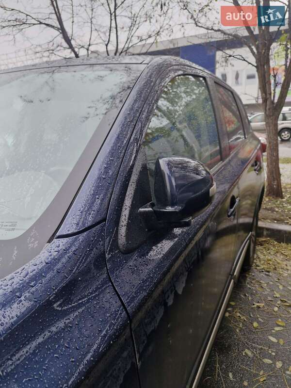 Позашляховик / Кросовер Mitsubishi Outlander 2022 в Києві