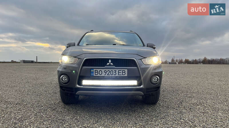 Внедорожник / Кроссовер Mitsubishi Outlander 2012 в Тернополе