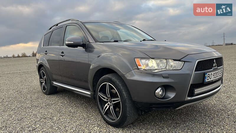 Внедорожник / Кроссовер Mitsubishi Outlander 2012 в Тернополе