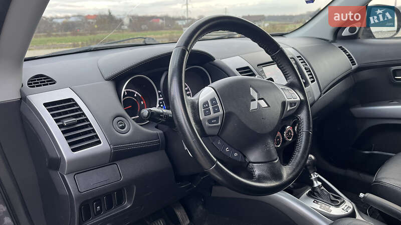 Внедорожник / Кроссовер Mitsubishi Outlander 2012 в Тернополе
