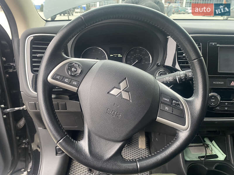 Позашляховик / Кросовер Mitsubishi Outlander 2013 в Полтаві