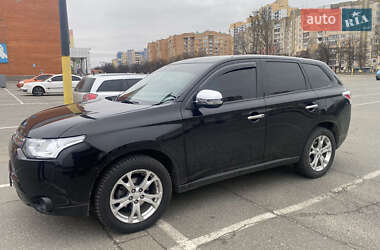 Внедорожник / Кроссовер Mitsubishi Outlander 2013 в Полтаве