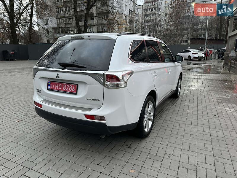 Позашляховик / Кросовер Mitsubishi Outlander 2013 в Хмельницькому