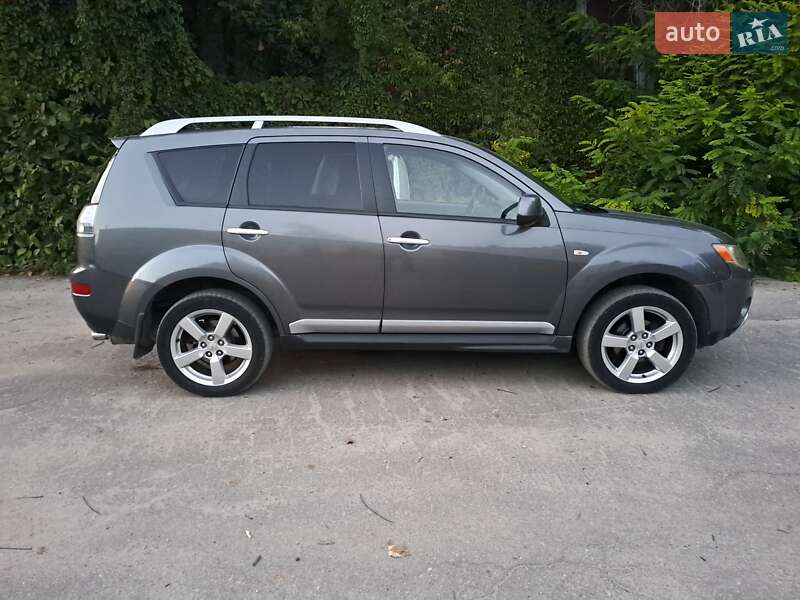 Внедорожник / Кроссовер Mitsubishi Outlander 2009 в Запорожье