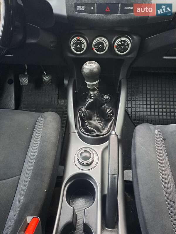 Внедорожник / Кроссовер Mitsubishi Outlander 2009 в Запорожье