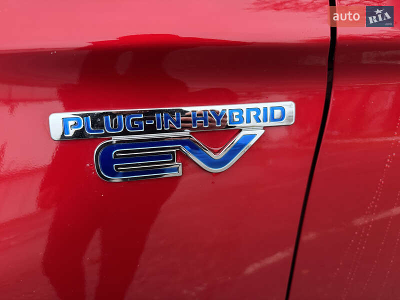 Позашляховик / Кросовер Mitsubishi Outlander 2021 в Черкасах