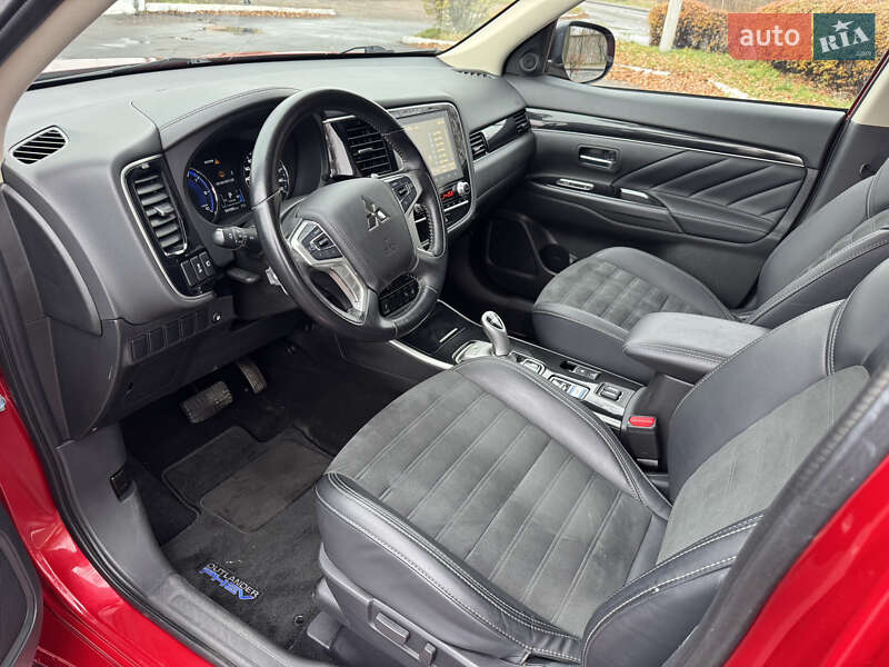 Позашляховик / Кросовер Mitsubishi Outlander 2021 в Черкасах