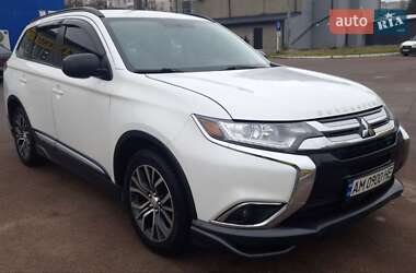 Позашляховик / Кросовер Mitsubishi Outlander 2015 в Житомирі